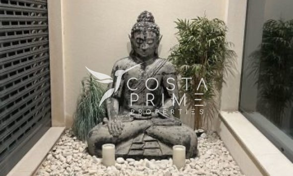 Újraértékesítés - Villa  - Altea