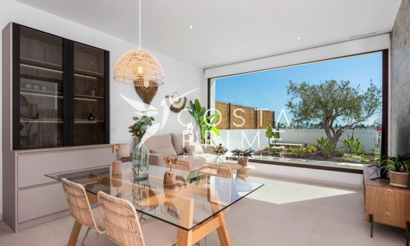 Nowy budynek - Szalet - Los Alcazares