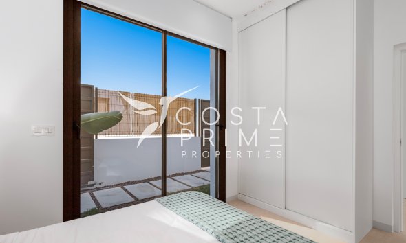 Nowy budynek - Szalet - Los Alcazares