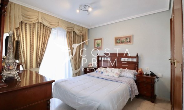 Resale - Villa  - Benidorm