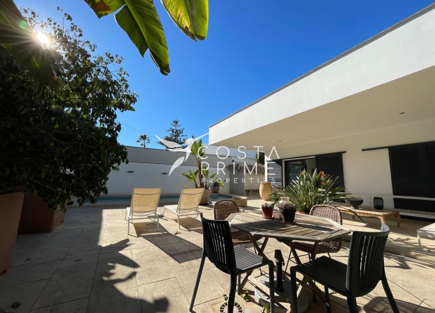 Újraértékesítés - Villa  - Albir