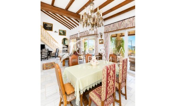 Újraértékesítés - Villa  - Finestrat