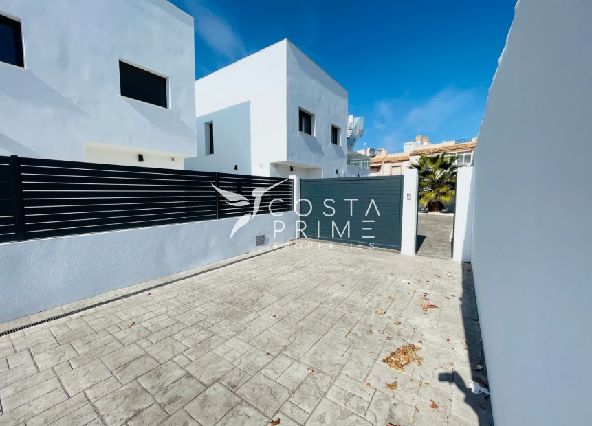 Obra nueva - Chalet / Villa - Torrevieja