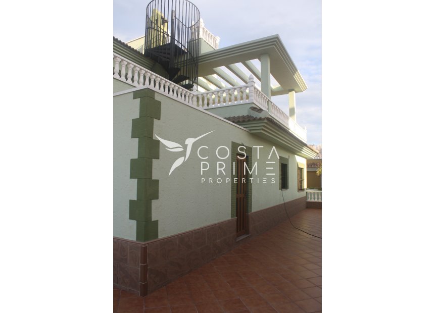 Nowy budynek - Szalet - Torrevieja