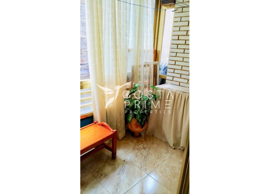 Resale - Apartment / Flat - Benidorm