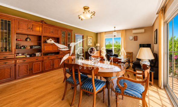 Resale - Villa  - Benidorm