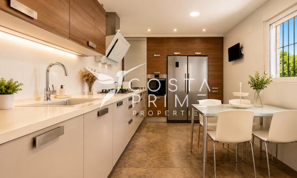 Resale - Villa  - Benidorm