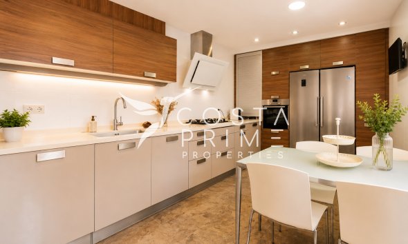 Resale - Villa  - Benidorm