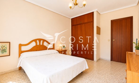 Resale - Villa  - Benidorm