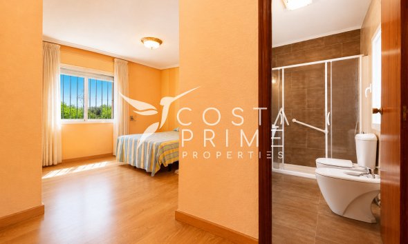Resale - Villa  - Benidorm