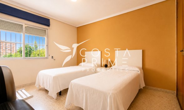 Resale - Villa  - Benidorm