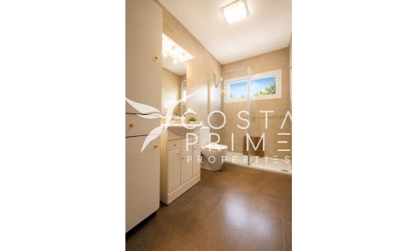 Resale - Villa  - Benidorm