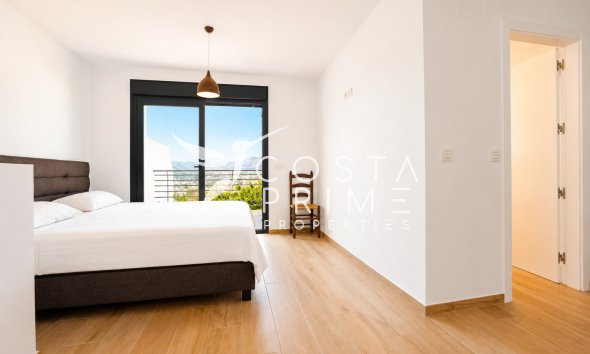 Újraértékesítés - Városháza / Semi - Albir