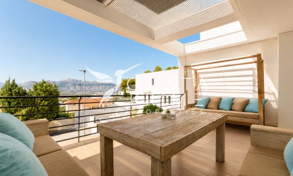 Újraértékesítés - Városháza / Semi - Albir