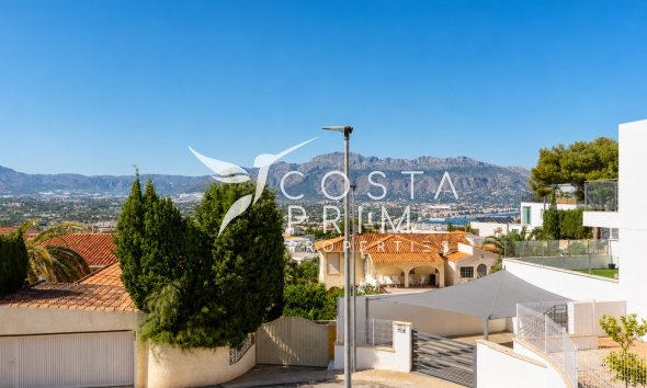 Újraértékesítés - Városháza / Semi - Albir