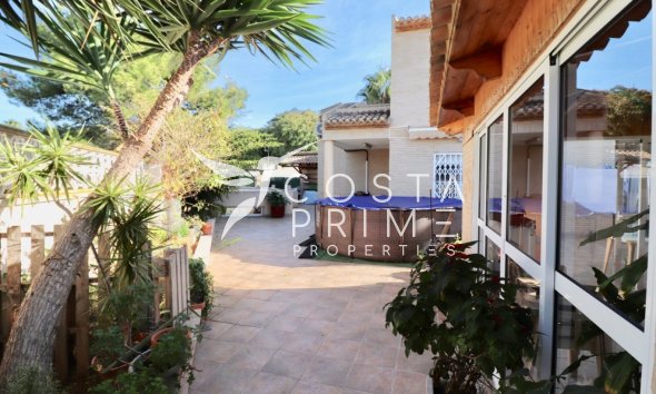 Resale - Villa  - Benidorm