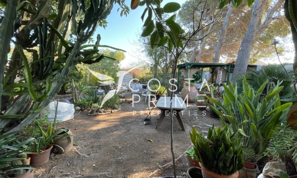 Resale - Villa  - Orihuela
