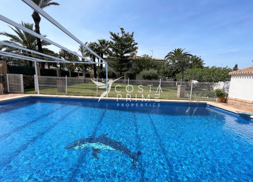 Resale - Villa  - Orihuela