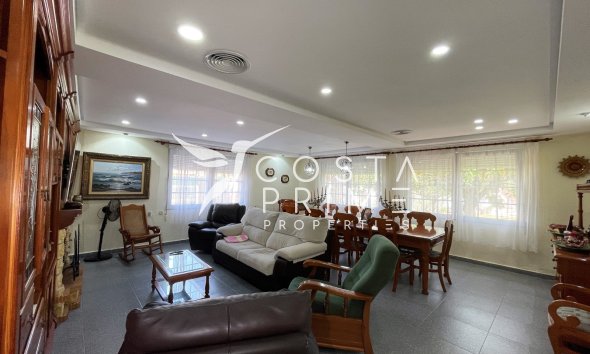 Resale - Villa  - Orihuela