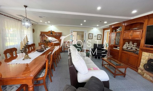 Resale - Villa  - Orihuela