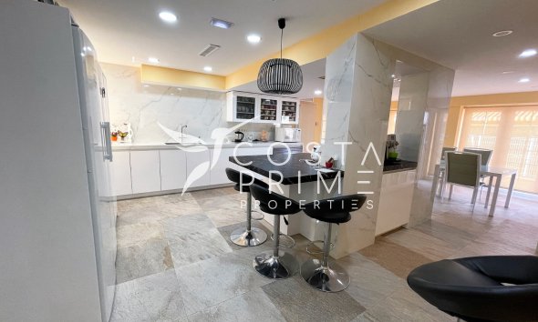 Resale - Villa  - Orihuela