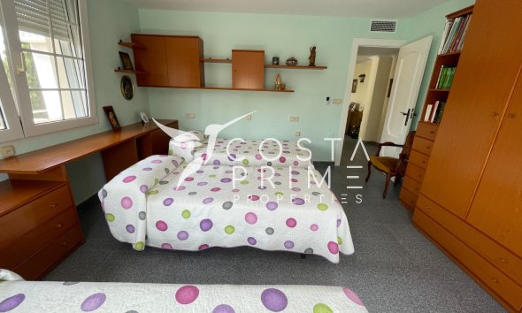 Resale - Villa  - Orihuela