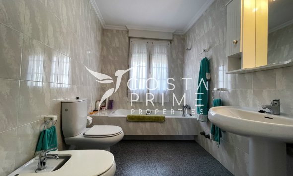 Resale - Villa  - Orihuela