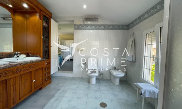 Resale - Villa  - Orihuela