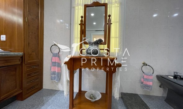 Resale - Villa  - Orihuela