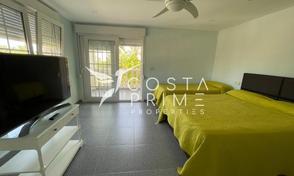 Resale - Villa  - Orihuela