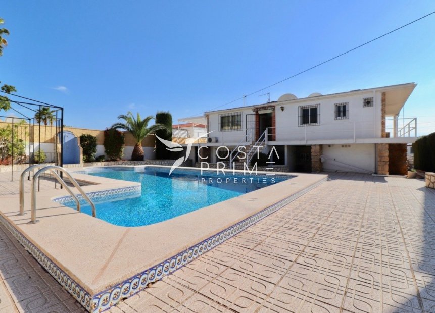 Resale - Villa  - Benidorm