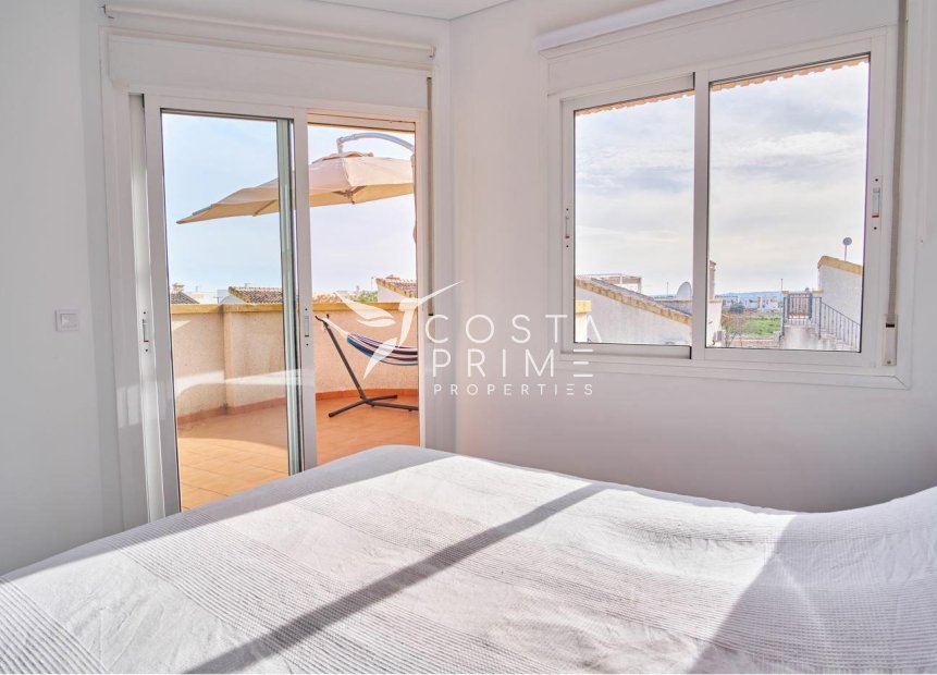 Resale - Villa  - Los Montesinos