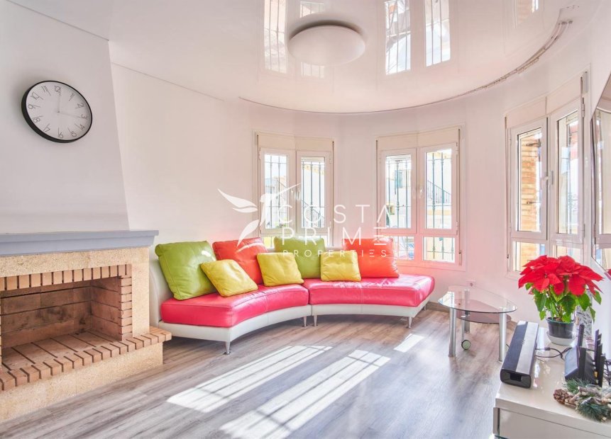 Resale - Villa  - Los Montesinos