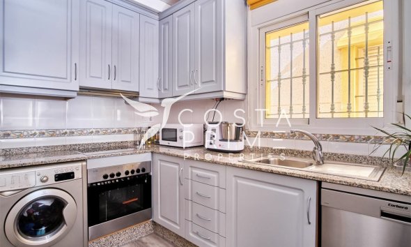Resale - Villa  - Los Montesinos