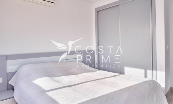 Resale - Villa  - Los Montesinos