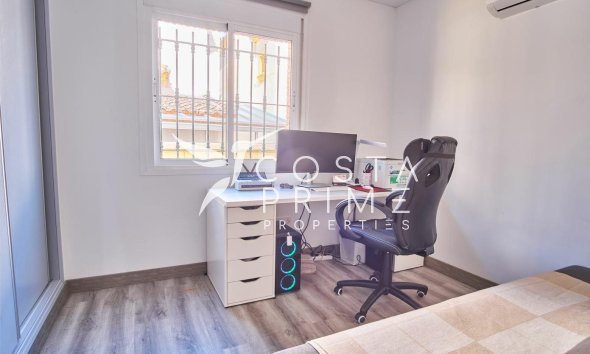 Resale - Villa  - Los Montesinos