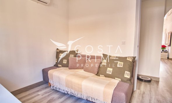 Resale - Villa  - Los Montesinos