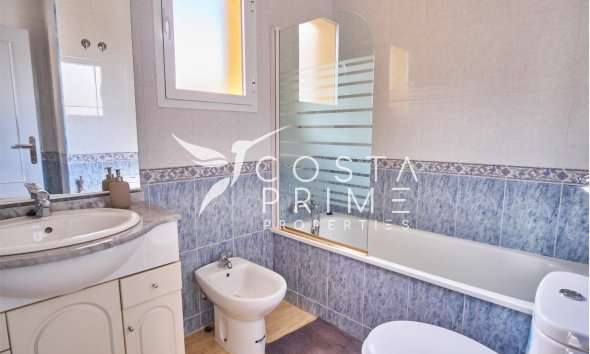 Resale - Villa  - Los Montesinos