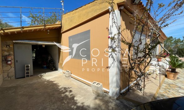 Resale - Villa  - Guardamar del Segura