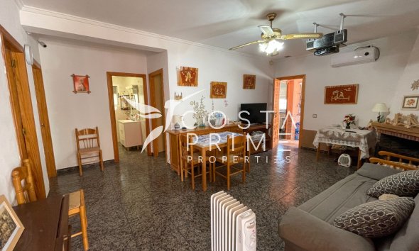 Resale - Villa  - Guardamar del Segura