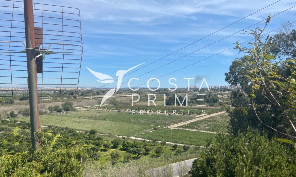 Resale - Villa  - Guardamar del Segura