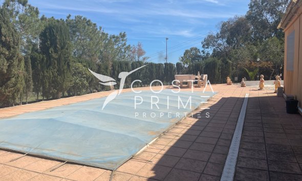 Resale - Villa  - Guardamar del Segura