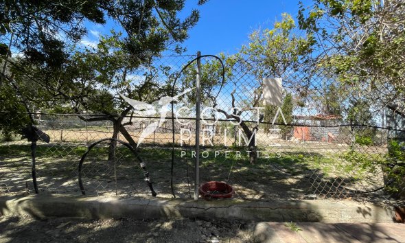 Resale - Villa  - Guardamar del Segura
