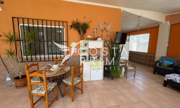 Resale - Villa  - Guardamar del Segura