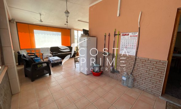 Resale - Villa  - Guardamar del Segura