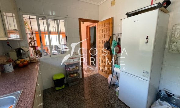 Resale - Villa  - Guardamar del Segura