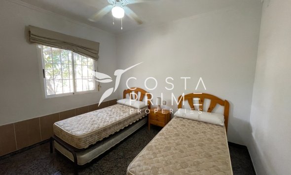 Resale - Villa  - Guardamar del Segura