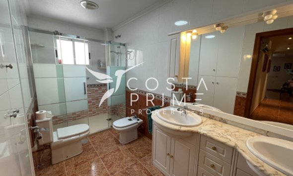 Resale - Townhouse / Semi - Formentera del Segura