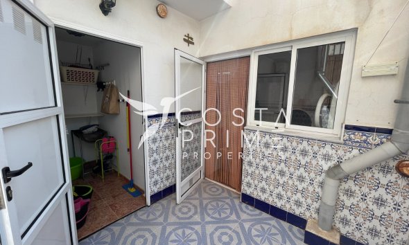 Resale - Townhouse / Semi - Formentera del Segura