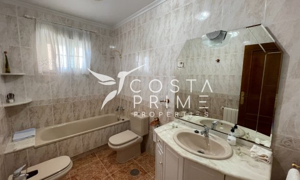Resale - Townhouse / Semi - Formentera del Segura